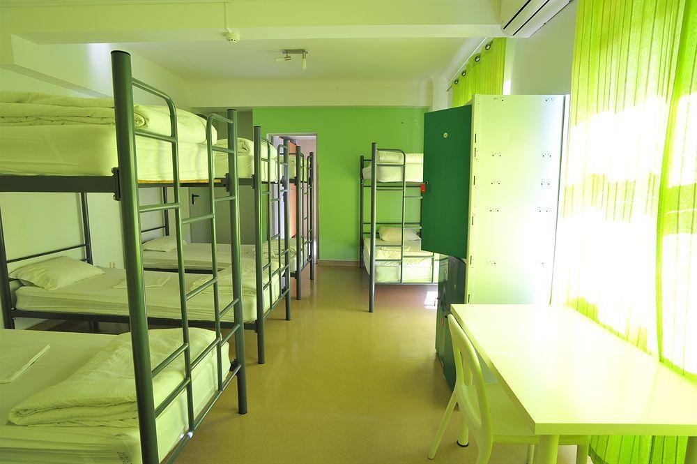 Hans Brinker Hostel