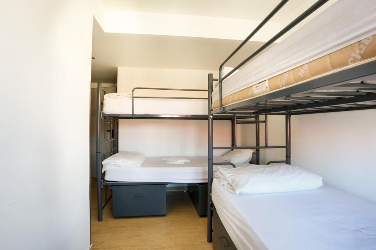 Hans Brinker Hostal *