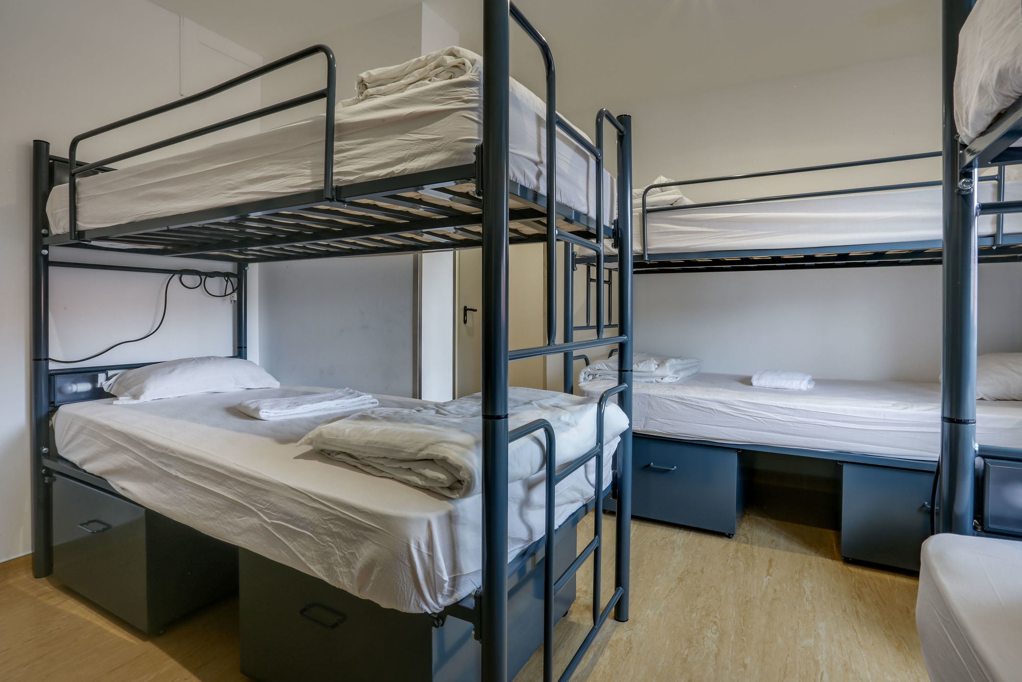 Hans Brinker Hostal *